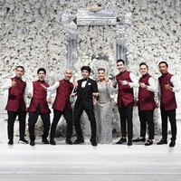 Akad nikah Atta-Aurel yang digelar mewah akhir pekan lalu dilanjutkan dengan syukuran pernikahan. Dalam momen tersebut, pasangan pengantin baru itu ditemani oleh para bridesmaid dan groomsmen yang merupakan sahabat keduanya. Foto: Instagram @attahalilintar