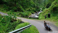 Dari kota Purbalingga menuju lokasi, banyak sekali pemandangan yang sangat menawan dan sayang dilewatkan.