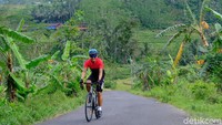 Bukit Siregol yang berada di Purbalingga, Jawa Tengah lagi viral di media sosial. Disebut-sebut alam perbukitannya seperti Hutan Amazon, Amerika Selatan.
