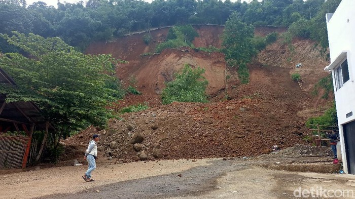 Galian C ilegal di Soreang Bandung longsor