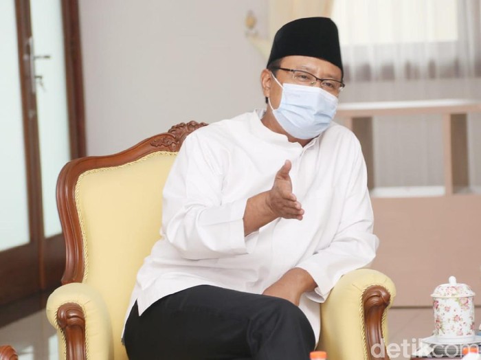 Wali Kota Pasuruan Saifullah Yusuf (Gus Ipul) akan menghentikan pemberian izin minimarket baru. Langkah itu diambil demi menjaga eksistensi UMKM.