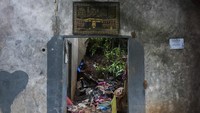 Bencana setahun lalu itu memaksa 154 kepala keluarga meninggalkan rumahnya untuk menetap di hunian sementara (huntara).  
