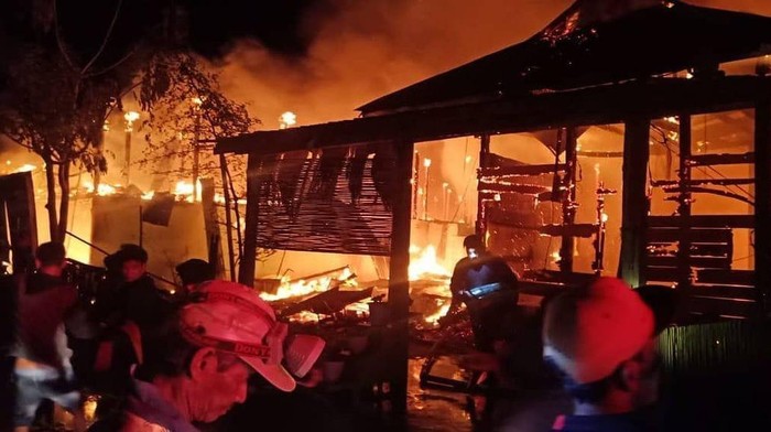 Kebakaran 10 rumah di Kabupaten Bone, Sulsel yang tewaskan 2 warga (dok. Istimewa).