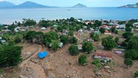 Foto udara situasi terakhir kerusakan yang diakibatkan banjir bandang di Waiwerang, Adonara Timur, Kabupaten Flores Timur, Nusa Tenggara Timur, Selasa (6/4/2021). 
