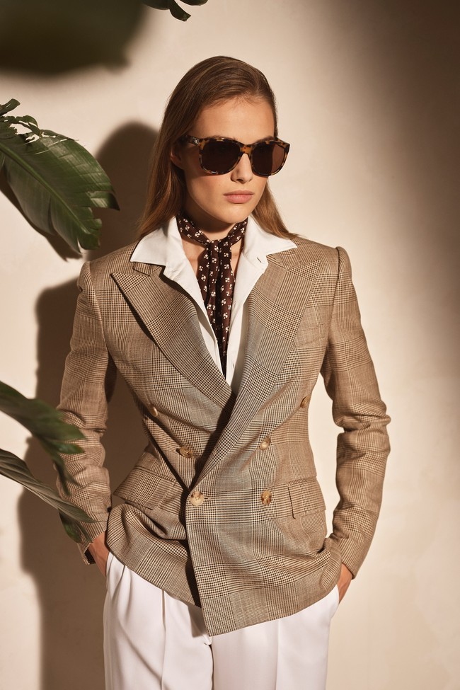 Koleksi Ralph Lauren untuk musim semi 2021, lebih informal, modern dan romantis. Foto: dok. Courtesy of Ralph Lauren.