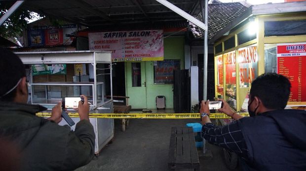 Koper Titipan Pria Tak Dikenal Bikin Takut Warga di Mojokerto, Gegana Diterjunkan