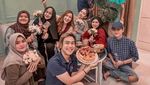 Mantul! Ria Ricis Paling Doyan Makan Ayam Goreng dan Mie Instan