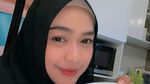 Mantul! Ria Ricis Paling Doyan Makan Ayam Goreng dan Mie Instan