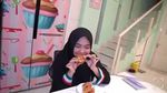 Mantul! Ria Ricis Paling Doyan Makan Ayam Goreng dan Mie Instan