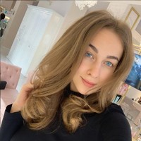 Pada Sabtu (3/4/2021), sekitar 40 model melakukan pemotretan di apartemen kawasan eksklusif Dubai Marina, Dubai, Uni Emirat Arab. Foto: Instagram/@fmaryankaaa