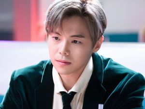 9 Gaya Mewah Park Eun Seok Logan Lee yang Meninggal di The Penthouse 2