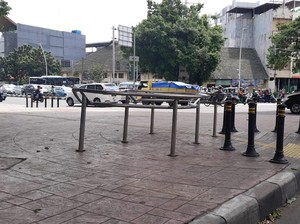 Dishub DKI Usul Portal S agar Pemotor Tak Putar Balik di Trotoar Kuningan