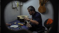 Gitar buatan anak negeri ini sukses lho menembus pasar ekspor mulai dari AS hingga Jerman.