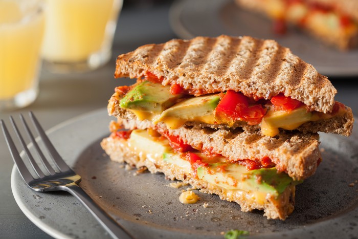 Sandwich Keju Tomat dan Alpukat