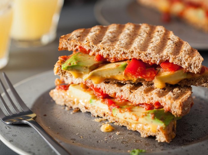 Sandwich Keju Tomat dan Alpukat Sandwich Keju Tomat dan Alpukat