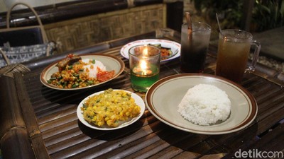 Pedas Menyengat Nasi Ayam Sambal Tempong Bikinan Cak Uut