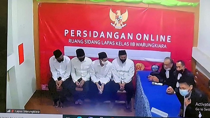 Sidang vonis kasus bola sabu di Sukabumi.