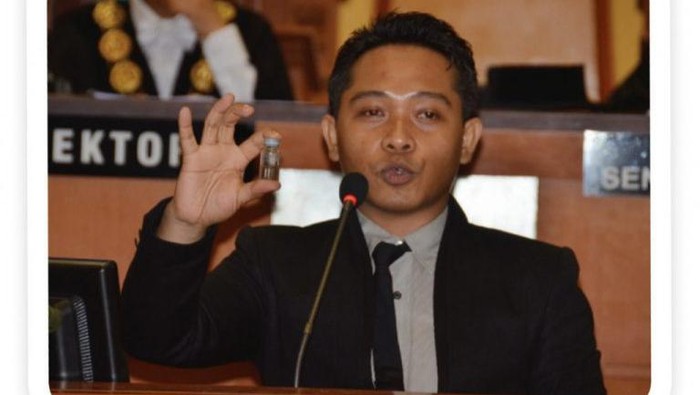 Tim di Lembaga Ilmu Hayati Teknik dan Rekayasa (LIHTR) Unair Andi Hamim Zaidan