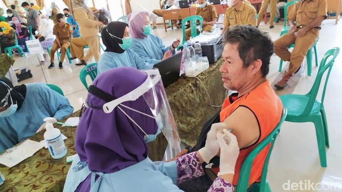 Vaksinasi COVID-19 di Ciamis