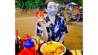 Keduanya belum memberikan klarifikasi. Sementara Instagram Via Vallen keburu digeruduk oleh fansnya yang penasaran soal kabar tersebut. Foto: Instagram @viavallen