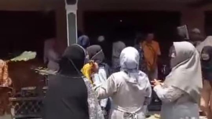 Viral rombongan manten salah lokasi pernikahan gegara share loc di Kabupaten Magelang.