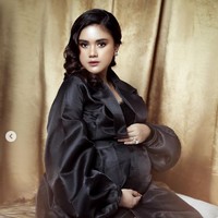 Bayi yang dinamai Anzel Maverick Xie itu lahir saat usia kandungan Audi Marissa menginjak 31 minggu 4 hari. April 2021 - Pkl 00:21 WIB, Telah lahir anak pertama kami seorang putra yang sangat kuat. Anzel Maverick Xie’ secara prematur di usia kandungan 31 Minggu 4 Hari, begitu Audi menulis mengenai kelahiran anaknya. Foto: Dok. Instagram @audimariss @fdphotography90