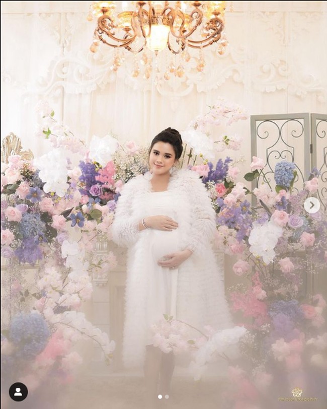 Audi Marissa melahirkan anak pertamanya dengan Anthony Xie pada Kamis (7/4/2021) di RS Bina Medika Bintaro, Tangerang Selatan. Audi melahirkan bayi berjenis kelamin laki-laki itu dalam kondisi prematur. Foto: Dok. Instagram @audimariss @fdphotography90