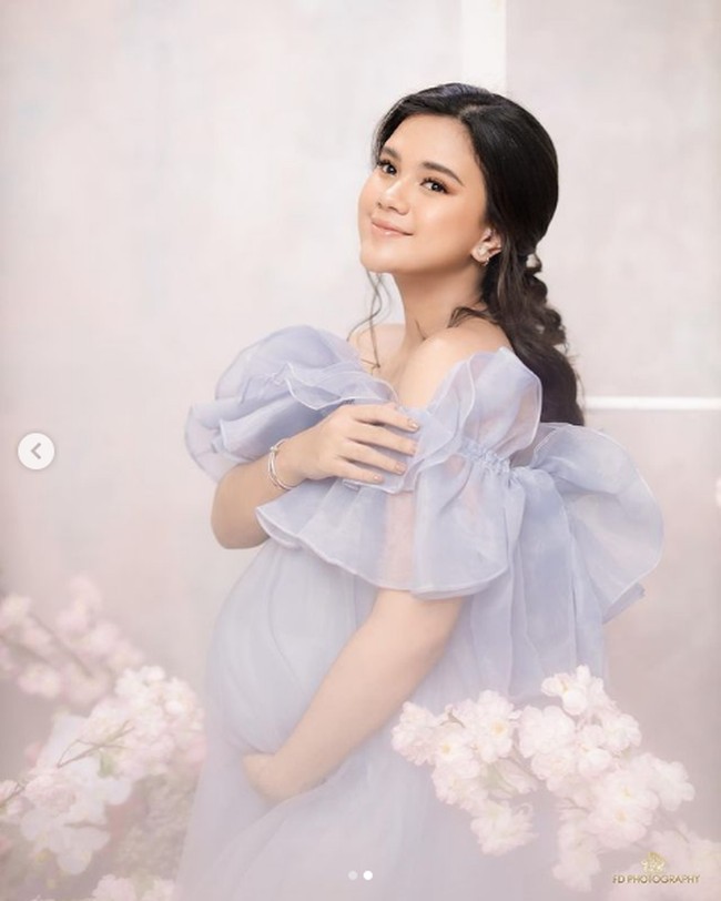 Melahirkan secara prematur, Audi Marissa juga mengatakan dirinya batal menggelar baby shower. Padahal acara baby shower tersebut sudah dipersiapkannya dengan matang. Baru mau adain baby shower  Bao bao nya udah lahir duluan. Doain ya aku cepet membaik dan baby anzel juga pertumbuhannya cepet baik juga, tulis Audi memohon doa netizen. Foto: Dok. Instagram @audimariss @fdphotography90