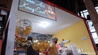 Bakso Aci makanan khas Garut, kini sudah mulai menjamur di Kota Bandung. Menariknya, setiap bakso aci yang dijajakan memiliki ciri khas yang berbeda-beda.
