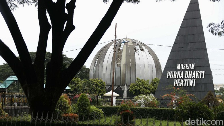 Diminta Disita Pebisnis Singapura, Museum Soeharto di Ujung Tanduk Perusahaan asal Singapura, Mitora Pte Ktd, menggugat 5 anak Presiden Soeharto senilai Rp 584 miliar ke PN Jaksel. Museum Purna Bhakti Pertiwi (MPBP) di TMII juga diminta untuk disita.