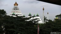 Kini, nasib museum itu di ujung tanduk. Sebab, perusahaan Singapura, Mitora menggugat: 1. Yayasan Purna Bhakti Pertiwi, 2. Ny Siti Hardianti Hastuti Rukmana, 3. Tn H Bambang Trihatmojo, 4. Ny Siti Hadiati Hariyadi, 5. Tn H Sigit Harjojudanto dan 6. Ibu Siti Hutami Endang Adiningsih.