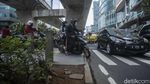 Begini Kelakuan Biker di Kolong  JLNT Casablanca