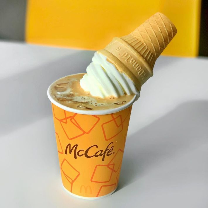 Es Kopi Latte Topping Es Krim Cone Jadi Tren di Korea, Gampang Dibuat!