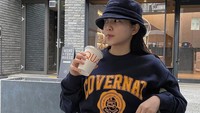 Tak hanya pintar bernyanyi, menarik, dan akting, Yeri ternyata juga sosok foodies. Ia doyan ngemil dan jajan. Foto: Instagram@yerimiese