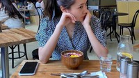 Yeri seringkali membagikan momen menikmati makanan, baik di restoran maupun ngopi cantik melalui akun Instagram@yerimiese. Foto: Instagram@yerimiese