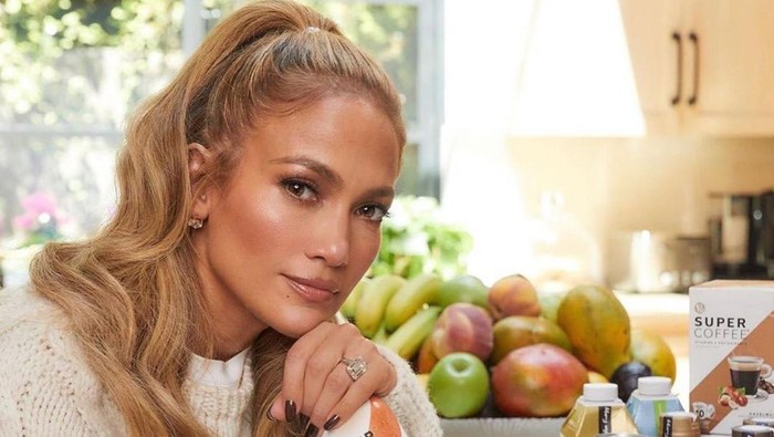 Jennifer Lopez Ramping dan Seksi di Usia 51, Intip Pola Makannya