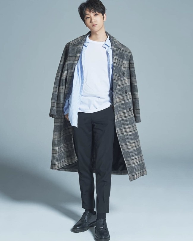 Aktor berumur 25 tahun ini berada di bawah naungan agensi Crebig Entertainment. Sebelum membintangi drama Korea The Penthouse 2, Lee Tae Vin tampil di drakor 365: Repeat The Year. Foto: dok Instagram taevin.lee