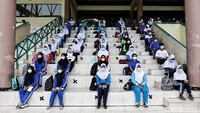 Sebanyak 300 Calon Pengibar Bendera Pusaka (Capaska) Kota Administrasi Jakarta Utara mengikuti latihan gabungan.  