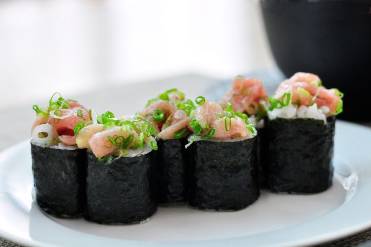 Mengenal Makizushi, Sushi Gulung dengan Ragam Bentuk dan Isian Nikmat