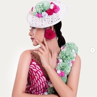 Akun Instagram @eljohpageants sempat mengungkapkan penyebab keterlambatan Intan berangkat ke Miss Eco International 2021 adalah karena permasalahan visa. Dan dalam penjelasan lainnya yang disampaikan oleh akun Instagram @dpidamu dikatakan bahwa ada hal mendesak yang membuat Intan harus mengurus kembali keberangkatananya ke Mesir pada hari-H. Foto: Dok. Instagram @intanwisni89 @eljohn.pageants, Facebook Miss Eco International