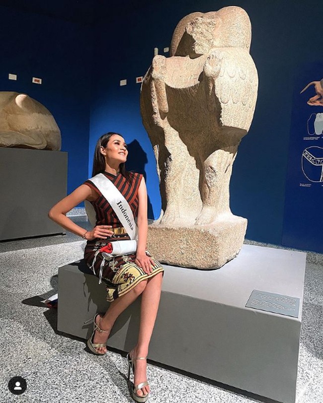 Miss Eco International 2021 yang diikuti Intan Wisni merupakan kontes kecantikan yang berbasis di Mesir. Kontes kecantikan yang terdaftar di Kementerian Kebudayaan Mesir sejak 2015 tersebut bertujuan mempromosikan kepedulian lingkungan dan eco-tourism. Foto: Dok. Instagram @intanwisni89 @eljohn.pageants, Facebook Miss Eco International