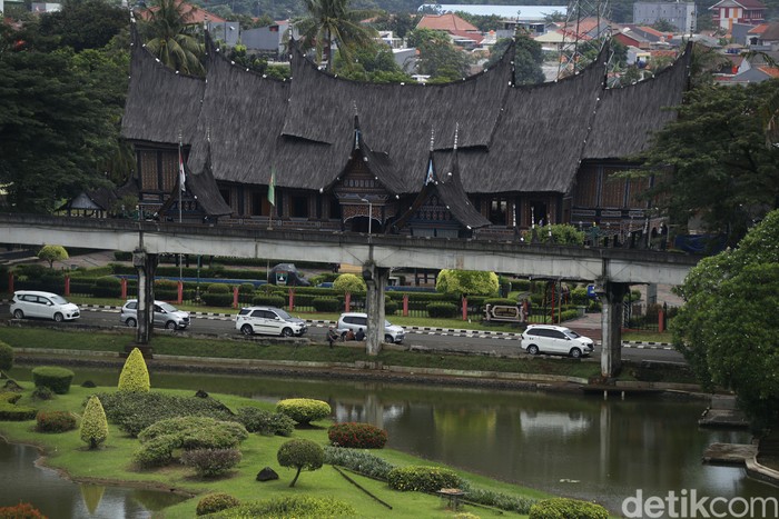 Pemerintah melalui Kementerian Sekretariat Negara akan mengambil alih pengelolaan dan pemanfaatan aset milik negara, yakni Taman Mini Indonesia Indah (TMII).