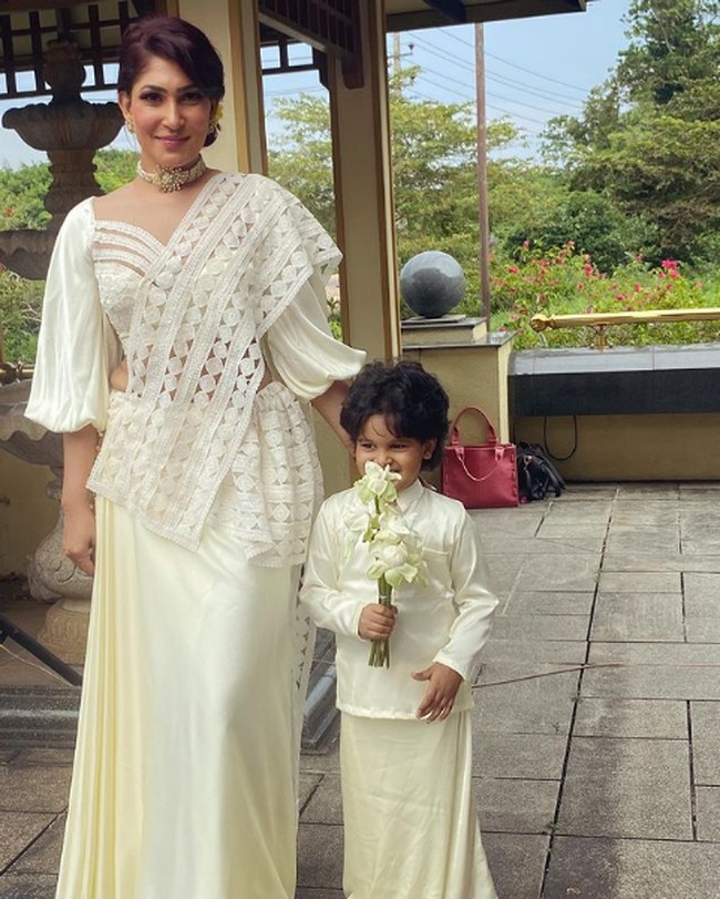 Pushpika De Silva merupakan ibu dari satu orang putra. Ia kerap memperlihatkan kebersamaannya dengan sang anak di Instagram. Foto: Instagram/@pushpika_desilva