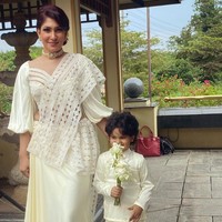 Pushpika De Silva merupakan ibu dari satu orang putra. Ia kerap memperlihatkan kebersamaannya dengan sang anak di Instagram. Foto: Instagram/@pushpika_desilva