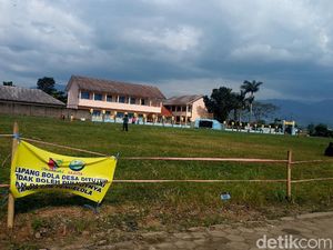 Renovasi Rp 900 Juta Lapangan Bola Kampung Disorot Warganet Bandung