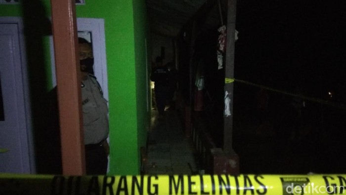 Sekeluarga ditemukan meninggal di Bandung Barat.