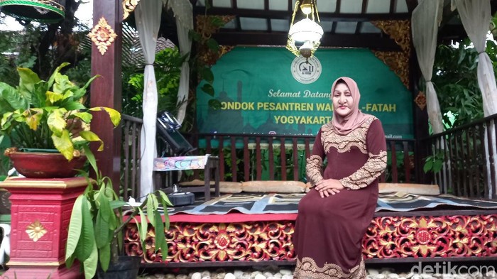 Shinta Ratri, transgender penggerak Pesantren Al-Fatah Yogyakarta, Rabu (7/4/2021).