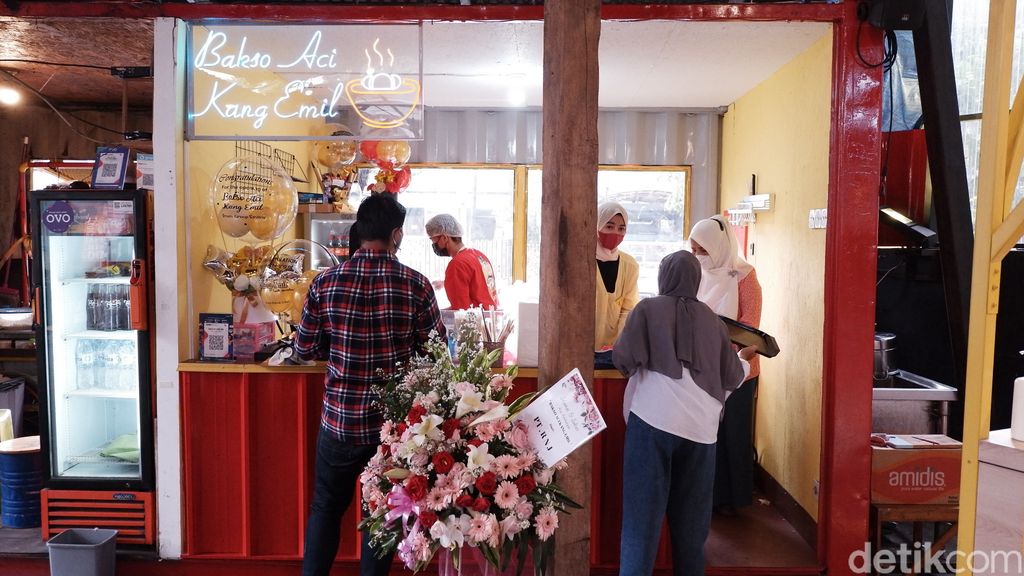 Slurpp! Bakso Aci Racikan Kang Emil yang Gurihnya Bikin Nagih