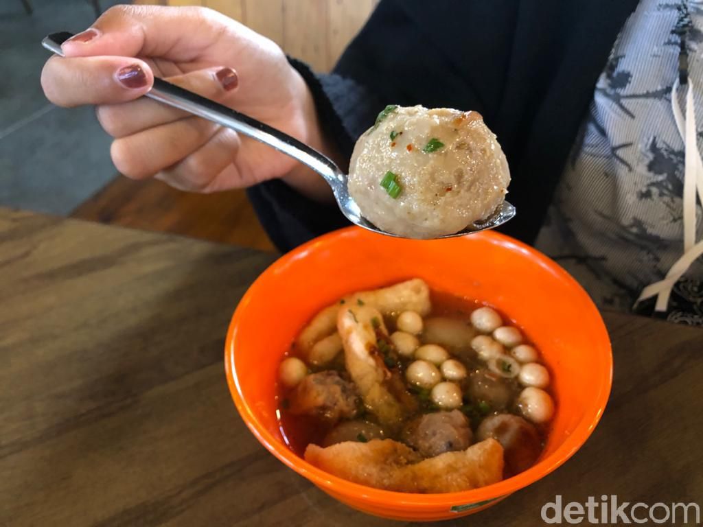 Slurpp! Bakso Aci Racikan Kang Emil yang Gurihnya Bikin Nagih