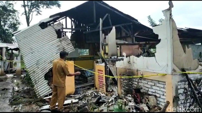 Tempat Ngaji di Garut Dibakar Massa